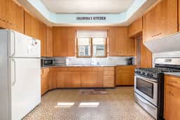 Manistee Pet Friendly Home with 3 Beds / 2 Baths - Image 2