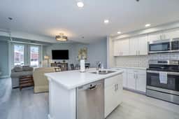 Manistee Edgewater Condo with 2 Bedrooms and 1 Bathroom - Image 2