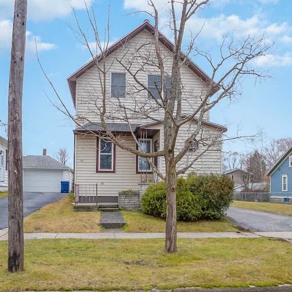 Manistee Pet Friendly Home One Bed / One Bath - Image 1