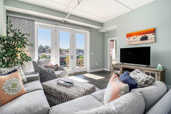 2 bed condo on Manistee River, Downtown - Image 5